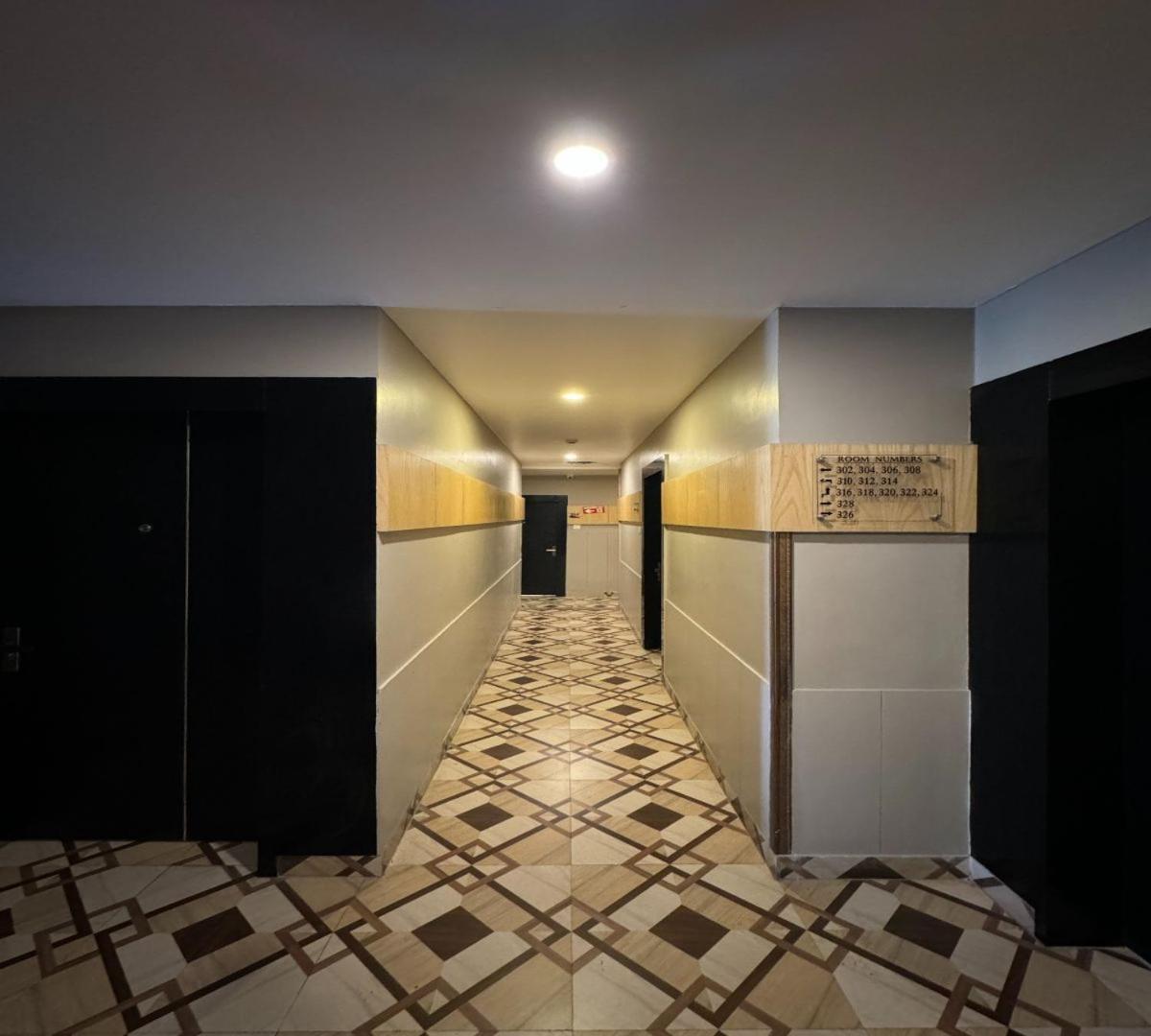 Hotel Runway Inn Pura Raghunāth Kültér fotó