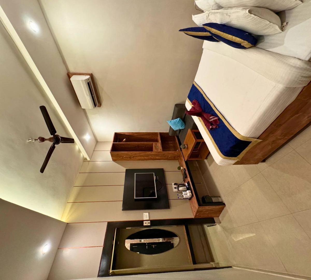 Hotel Runway Inn Pura Raghunāth Kültér fotó