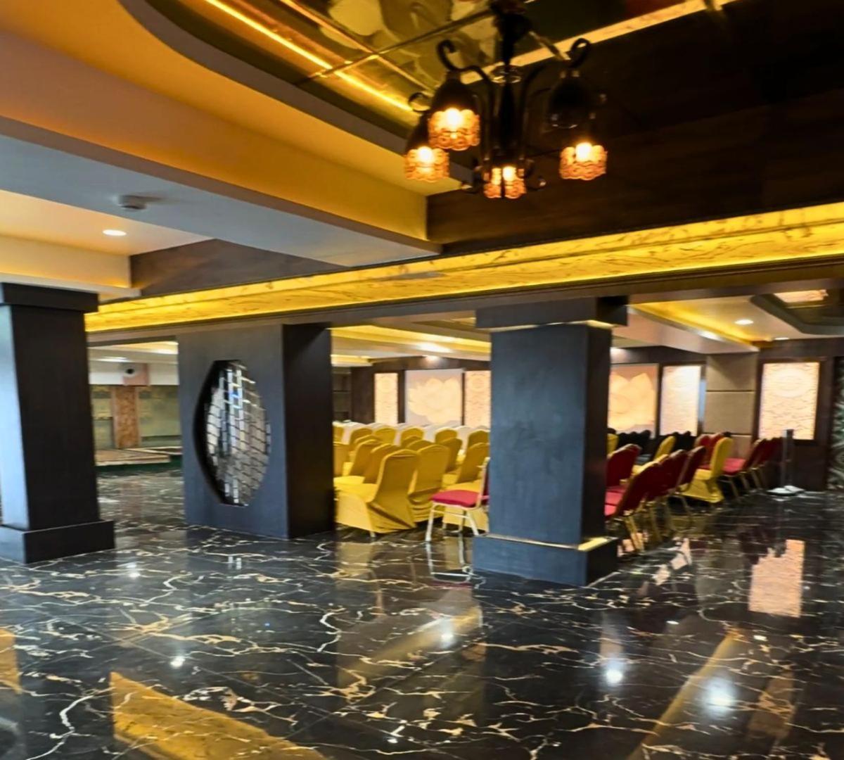 Hotel Runway Inn Pura Raghunāth Kültér fotó